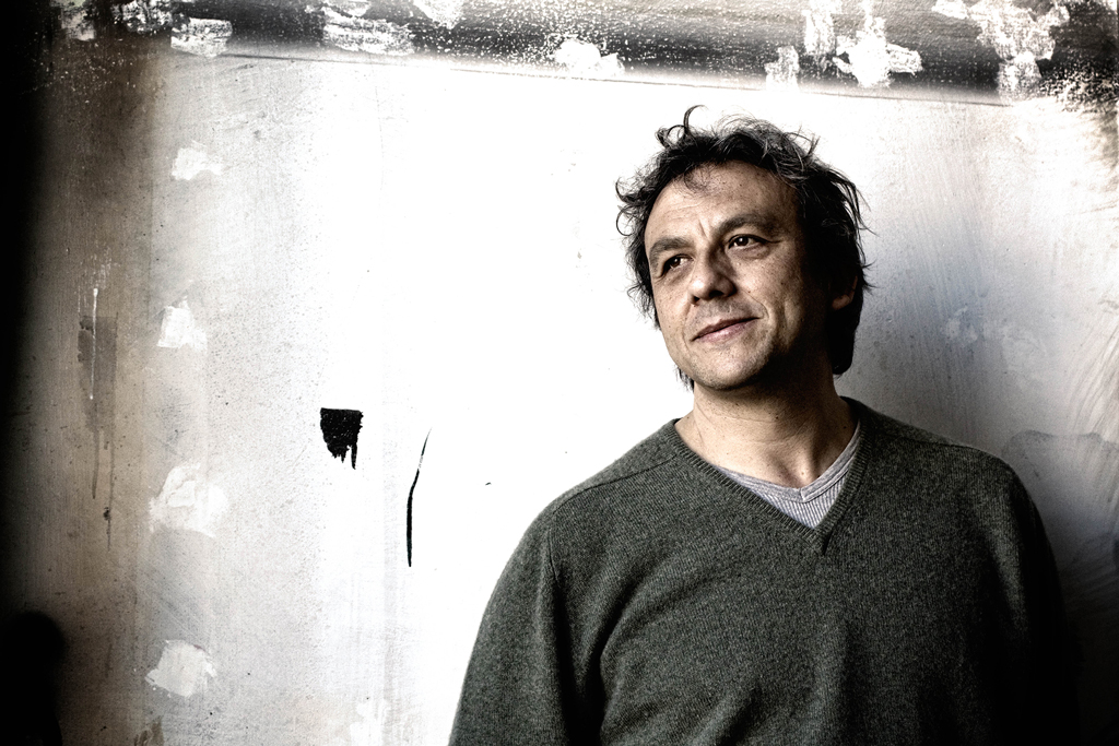 Ritratto di Marco Tirelli realizzato in luce naturale